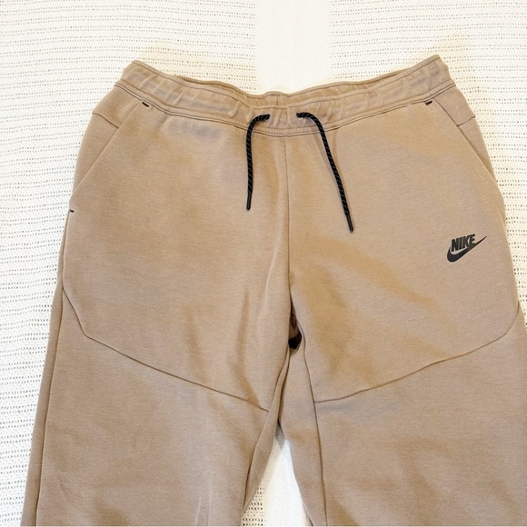 Nike Tech joggers L - Picture 3 of 5